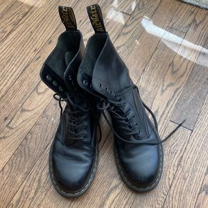 Dr Marten Boots